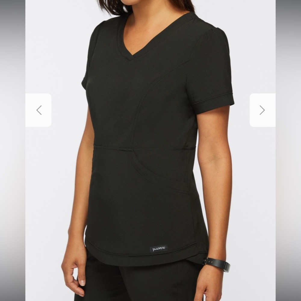 NWOT Jaanuu Tulip Scrub Top xs extra small